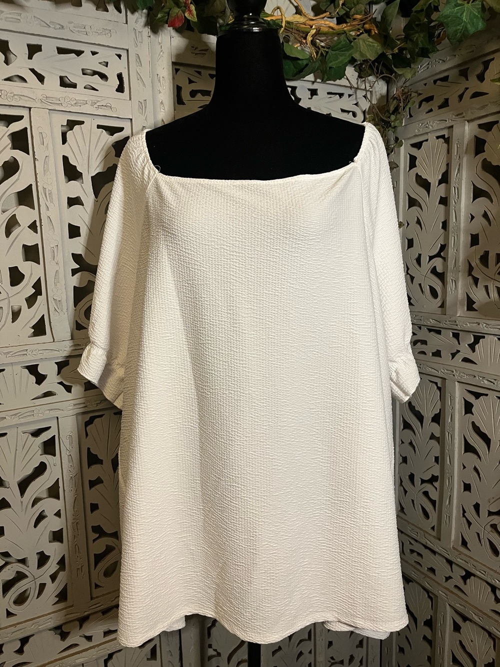 CATO CRAZY CUTE ALL WHITE LOOSE FIT WITH BLOUSY SHORT SLEEVES PLUS SIZE TOP